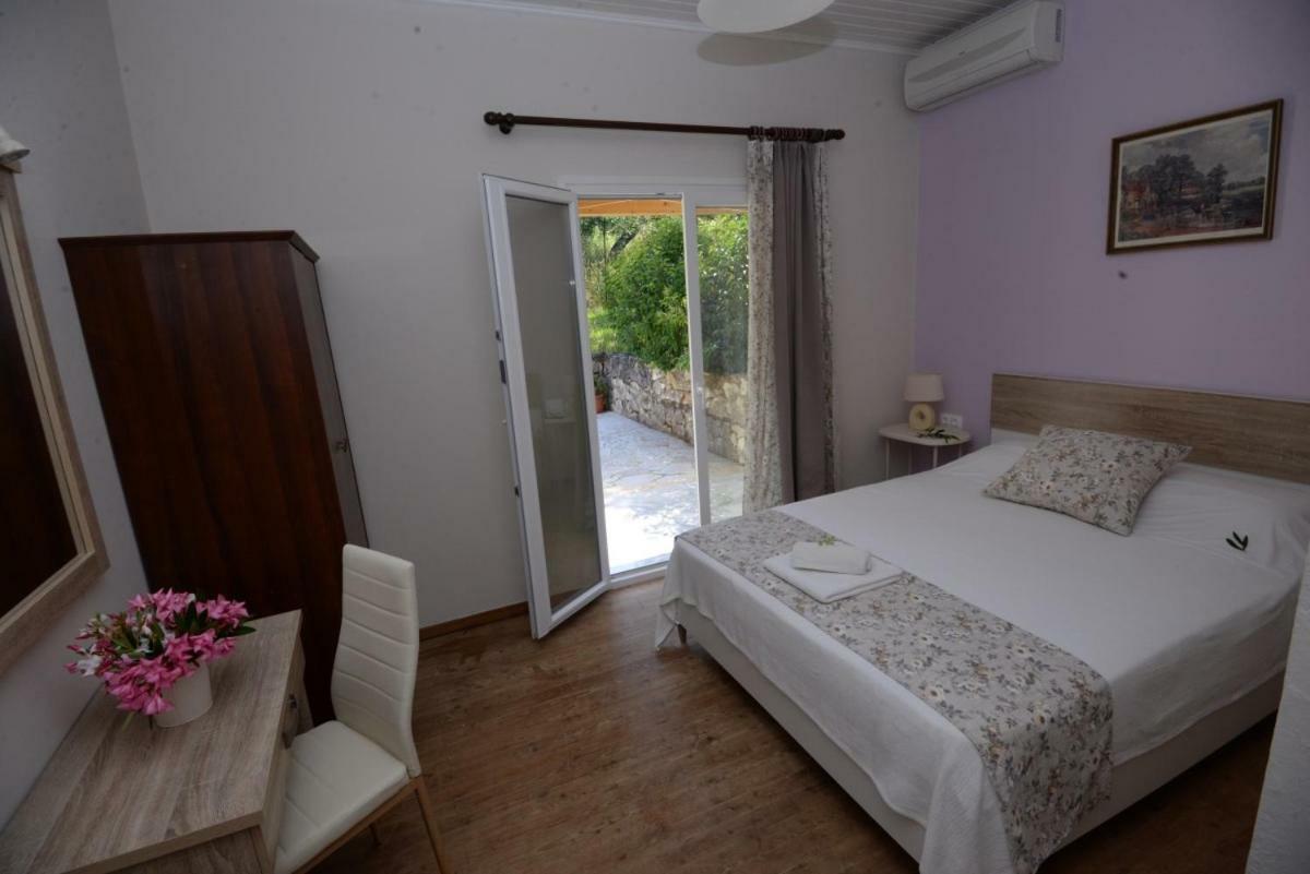Villa The Olive Grove House à Kassiopi Extérieur photo