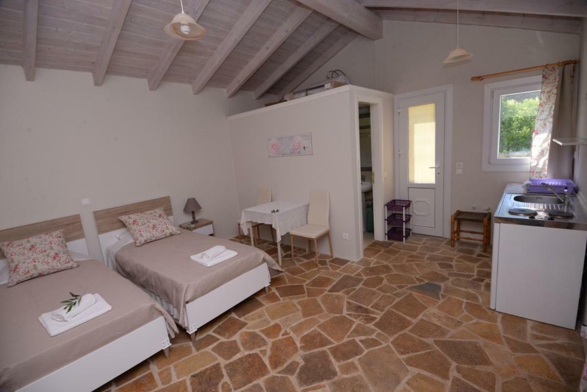 Villa The Olive Grove House à Kassiopi Extérieur photo