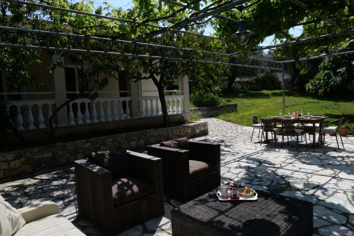 Villa The Olive Grove House à Kassiopi Extérieur photo